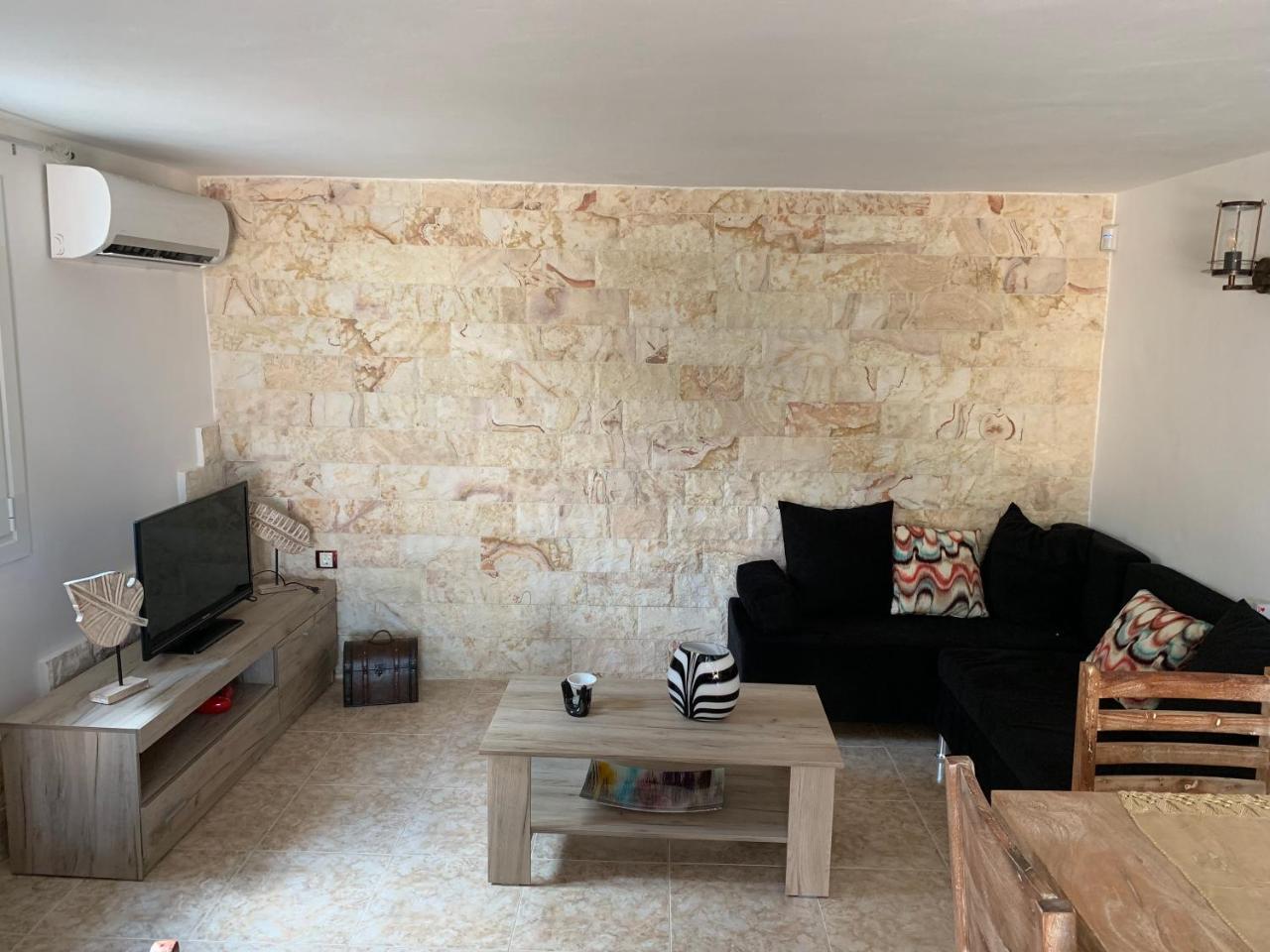 فيلا Peaceful House Near Airport Pikérmion المظهر الخارجي الصورة